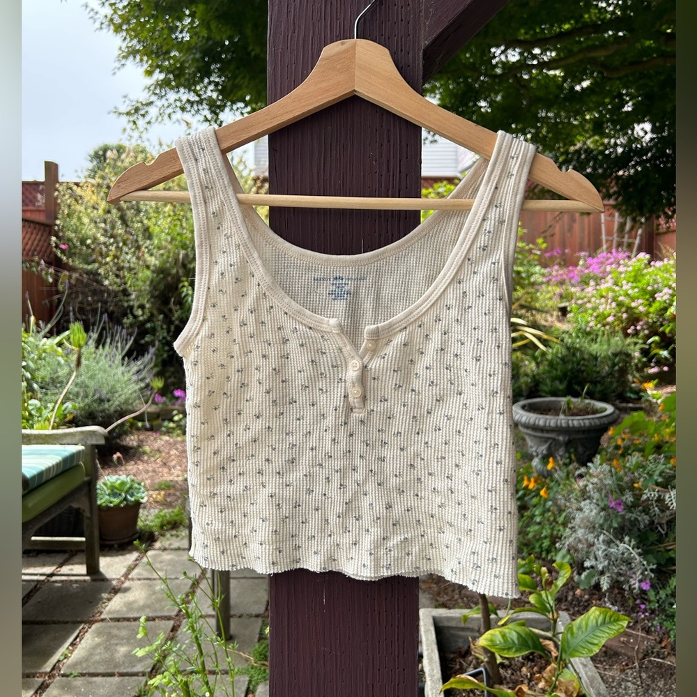 Brandy Melville floral top!